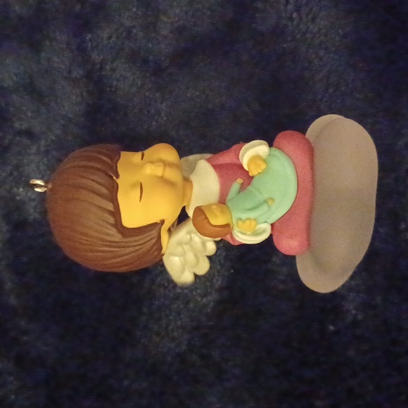 2016 Zinnia Mary’s Angels Christmas Tree Ornament - Picture 2 of 8